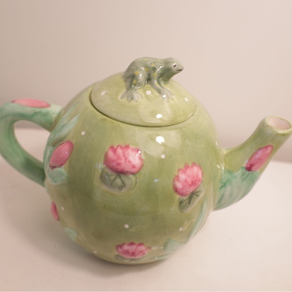 Green Floral Ceramic Teapot with Frog Lid - Picture 3 of 4